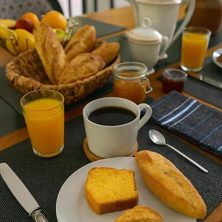 Alojamento de Acomodação e Pequeno-almoço D'hôtes St Aubin De Médoc *